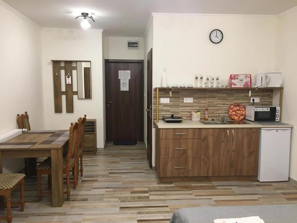 Aranykorona Hotel ميسكولك المظهر الخارجي الصورة